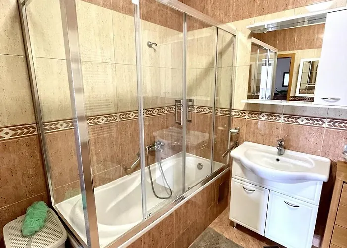 Flat Klara * Πούλα